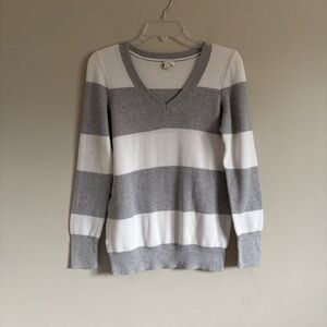 Gap Gray & White Womens Striped V-neck Sweater Size M Casual Classic